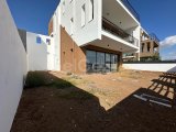 LEFKOŞA AŞIKLAR TEPESİNDE 4+1 TRIPLEX TAM MÜSTAKİL VİLLA