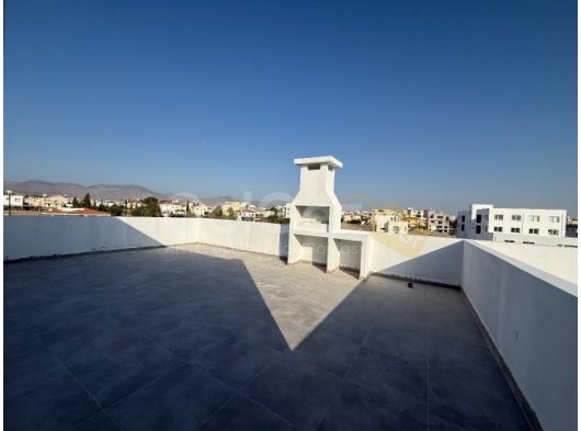 LEFKOŞA GÖNYELİ’de GENİŞ BALKON VE BARBEKÜLÜ FIRSAT PENTHOUSE