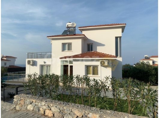 Girne çatalköyde günlük kiralık 3+1 villa