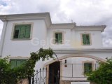 Girne Çatalköy’de günlük kiralık 3 + 1 villa