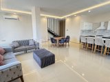 Girne Merkez'de 4 + 1 Özel Havuzlu Penthouse