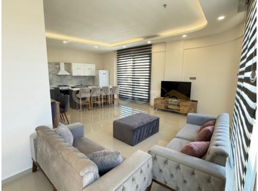 Girne Merkez'de 4 + 1 Özel Havuzlu Penthouse