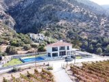 ????????????????Alsancak'ta Satılık 4 Yatak Odalı Lüks Villa????????????????