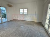 Girne Karşıyaka'da Lüks Havuzlu Villa