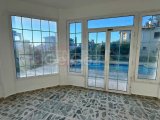 Girne Karşıyaka'da Lüks Havuzlu Villa