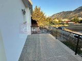 Girne Karşıyaka'da Lüks Havuzlu Villa