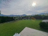 Girne Alagadi'de günlük kiralık 5 + 1 villa
