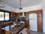 Girne Bellapais'te günlük kiralık 4+1 villa