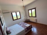 Girne Bellapais'te günlük kiralık 4+1 villa