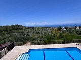 Girne Bellapais'te günlük kiralık 4+1 villa