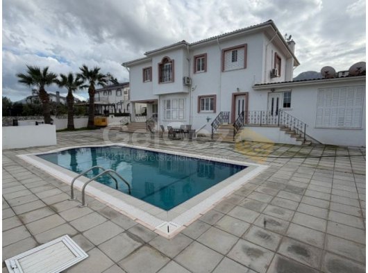 Girne Çatalköy’de günlük kiralık 4 + 1 villa