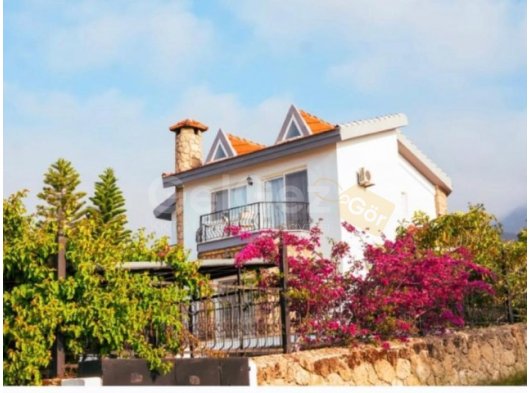 Girne Çatalköy’de günlük kiralık 3 + 1 villa