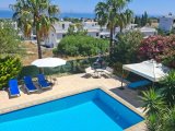 Girne Çatalköy’de günlük kiralık 3 + 1 villa