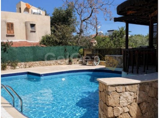 Girne Çatalköy’de 3 + 1 günlük kiralık villa