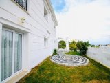 Girne Edremit’te günlük kiralık 5+1 müstakil villa