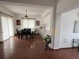 Girne Edremit’te kiralık 3+1 villa