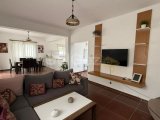 Girne Edremit’te kiralık 3+1 villa