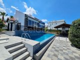 Girne Esentepede günlük kiralık 3+1 moderin villa