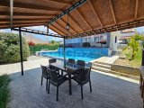 Girne Esentepede günlük kiralık 3+1 moderin villa