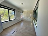 Girne Karaoğlanoğlu'nda 200 m² Dükkan - Kiralık Fırsat!