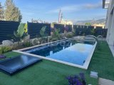 Girne Lapta’da günlük kiralık 3 + 1 lüks villa
