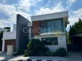 Girne Ozanköy'de Kiralık Şık 4+1 Villa - Özel Havuz ve Bahçe