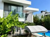 Girne Ozanköy'de Kiralık Şık 4+1 Villa - Özel Havuz ve Bahçe