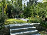 Girne Ozanköy'de Kiralık Şık 4+1 Villa - Özel Havuz ve Bahçe