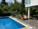 Girne Ozanköy'de Kiralık Şık 4+1 Villa - Özel Havuz ve Bahçe