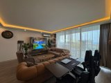 Girne merkezde havuzlu sitede kiralık 3+1 daire