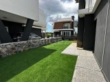 Karşıyaka'da satılık 3 yatak odalı yeni villa