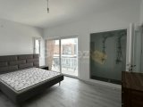 Karşıyaka'da satılık 3 yatak odalı yeni villa
