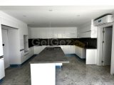 Denize yakın satılık lüks villa