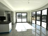 Denize yakın satılık lüks villa
