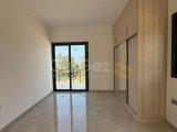 Alsancak bölgesinde satılık 1200m2 arsa içinde villa