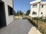 Alsancak bölgesinde satılık 1200m2 arsa içinde villa