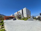 Karmi bölgesinde doğanın içinde lüks villa????
