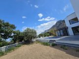 Girne Karşıyaka'da ultra lüks villa????