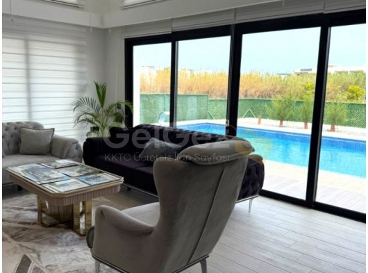 Girne Karşıyaka Satılık 3+1 Özel Havuzlu Villa