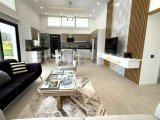 Girne Karşıyaka Satılık 3+1 Özel Havuzlu Villa