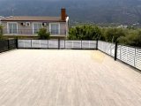 Lapta bölgesinde satılık geniş teraslı daire