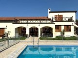 Ozanköy bölgesinde satılık özel havuzlu bungalow 2020 m2 arsa içinde