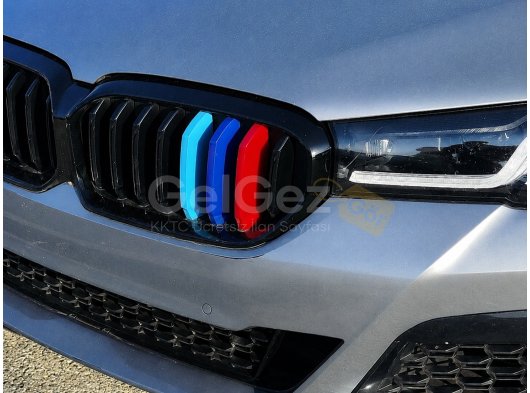 BMW G30 LCI M5 Panjur Parlak Siyah M Renkli