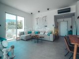 Girne Alsancak'ta Özel Havuzlu ve Bahçeli 3+1 Daire Fırsatı!