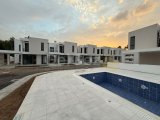 Alsancak Bölgesinde Merit Oteller Bölgesinde Yakın Satılık İkiz Villa