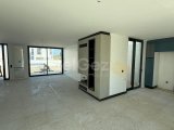 Alsancak Bölgesinde Merit Oteller Bölgesinde Yakın Satılık İkiz Villa