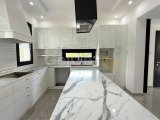 Alsancak bölgesinde satılık villa.Tüm vergiler ödenmiştir