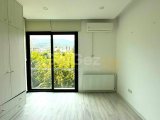 Alsancak bölgesinde satılık villa.Tüm vergiler ödenmiştir