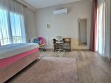 Girne Çatalköy'de Lüks 4+1 Villa, Özel Havuz ve Bahçe ile Satılık!