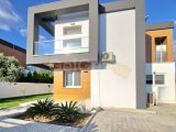 Girne Çatalköy'de Lüks 4+1 Villa, Özel Havuz ve Bahçe ile Satılık!